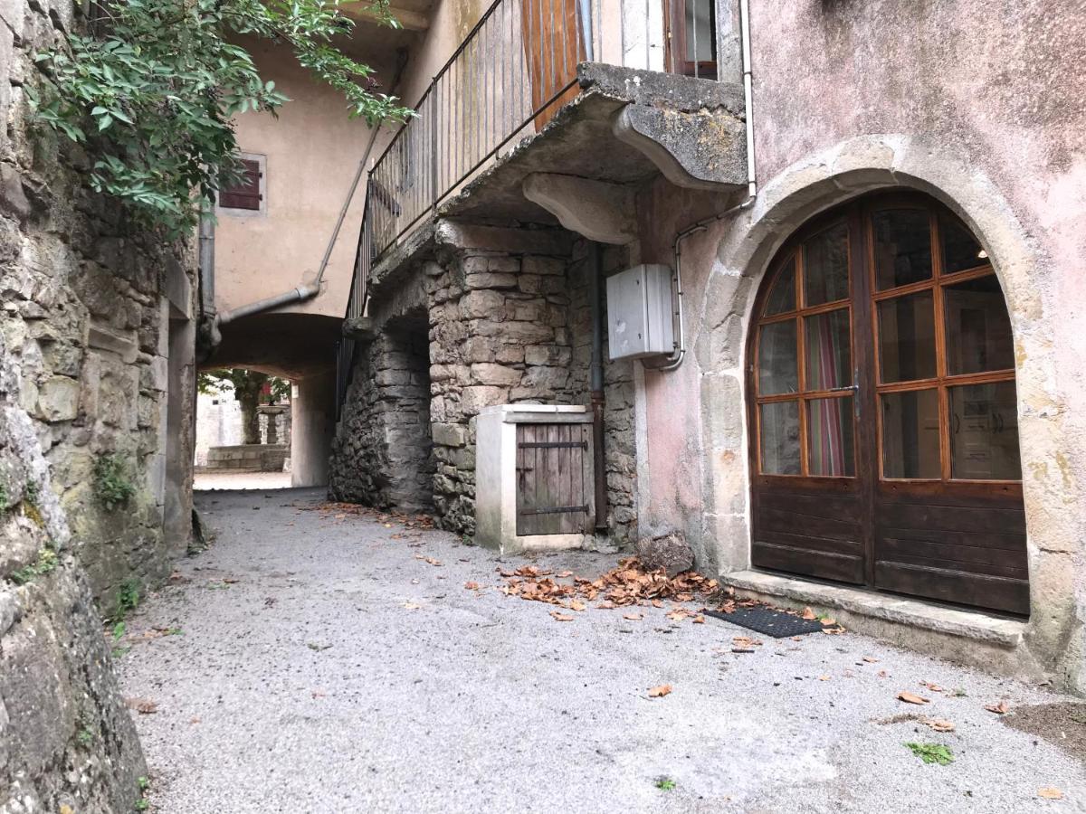 Sainte-Eulalie-de-Cernon Maison De Village Au Coeur Des Remparts מראה חיצוני תמונה